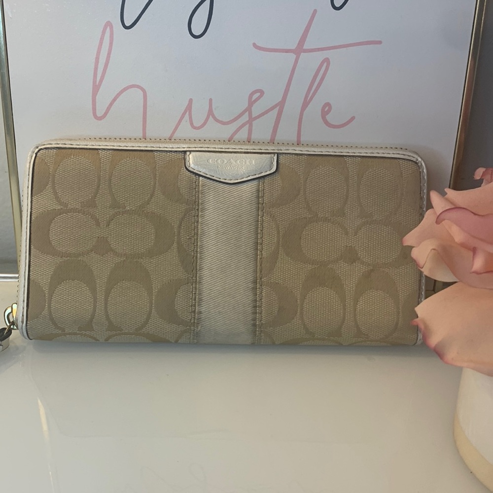 COACH Beige and White Monogram Long Wallet